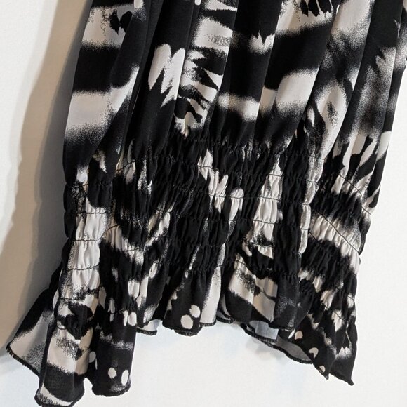 COCOMO WOMAN Black/White Short Sleeve Smocked Hips Pullover Top; Size 18W - Picture 2 of 5